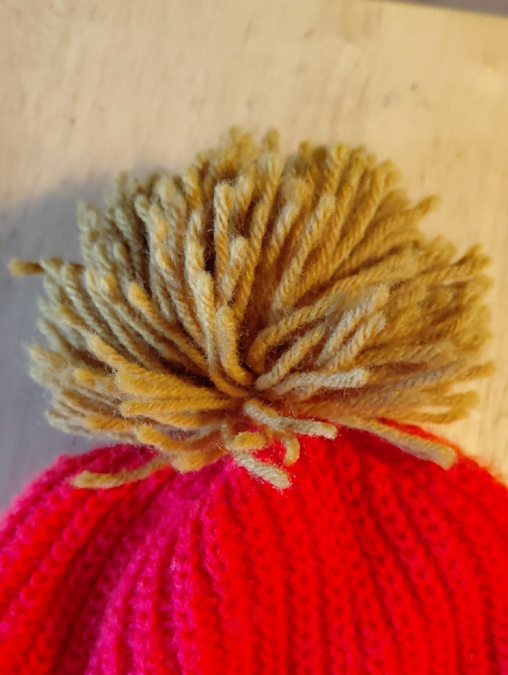 Vintage SF 49ers NFL Red and Tan Pom Knit Beanie Hat - Picture 4 of 5